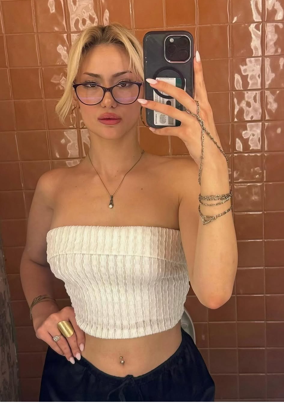 Ziraat Elden Ödeme Escort Alev