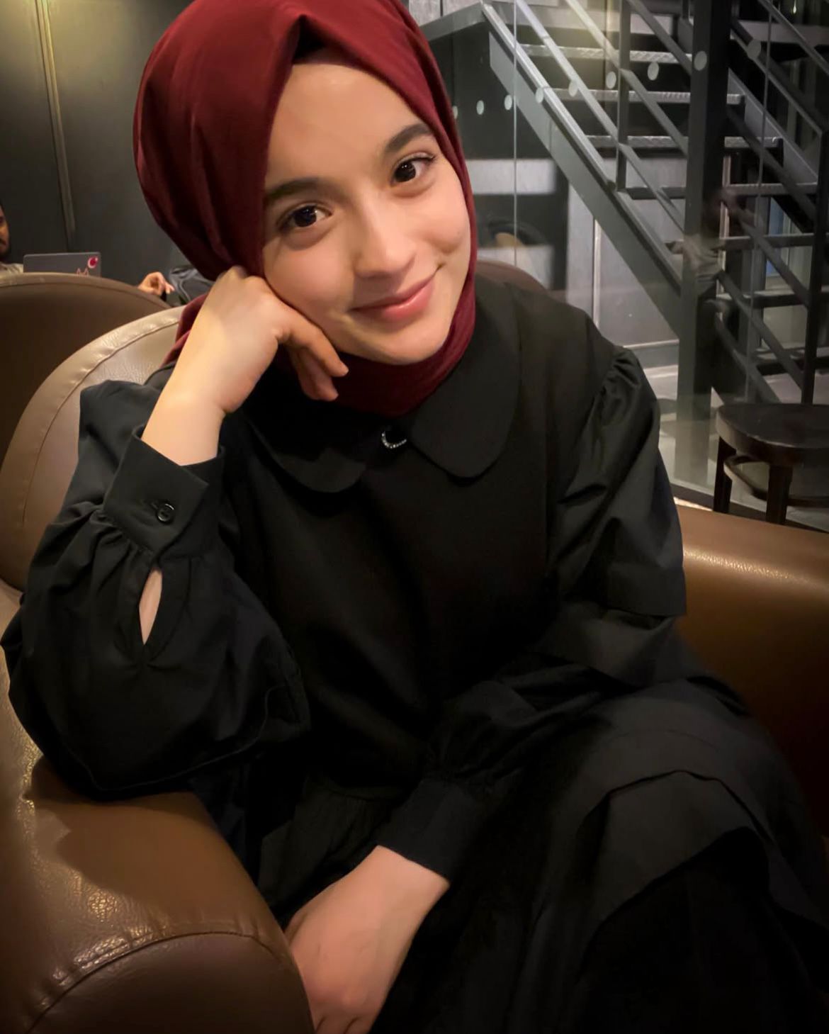 Yakadere Başarıyı Gören Kadın Bayan Escort Ceyda